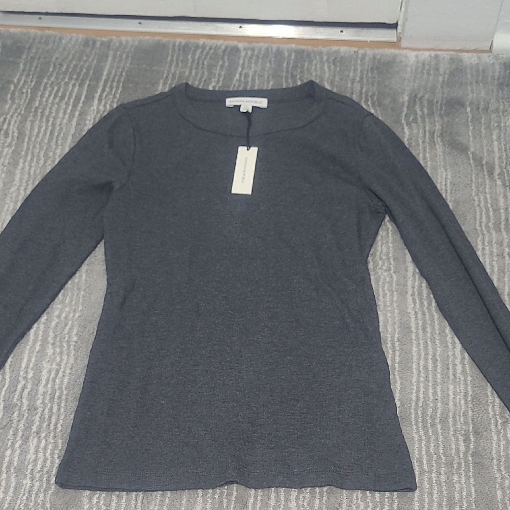 Women's Gray Long Sleeve Top